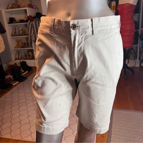 J CREW Midthigh Khaki Cotton Chino
Bermuda Shorts Size 29 - Picture 7 of 8